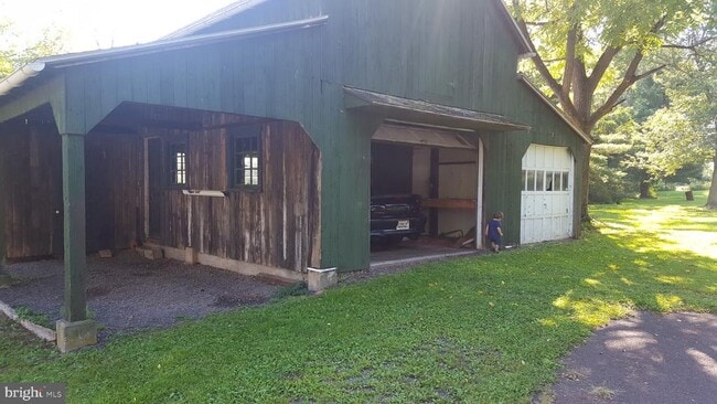 Building Photo - 2902 Lower Saucon Rd