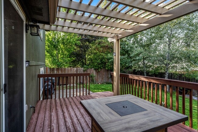 Building Photo - Beautifully done 3 bed 3 bath home in Greenacres/liberty lake area