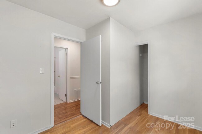 Building Photo - 3124 Edsel Pl