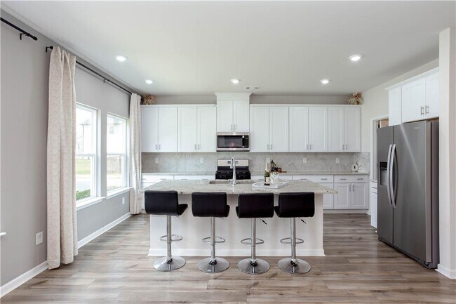 Building Photo - 607 Runnel Dr