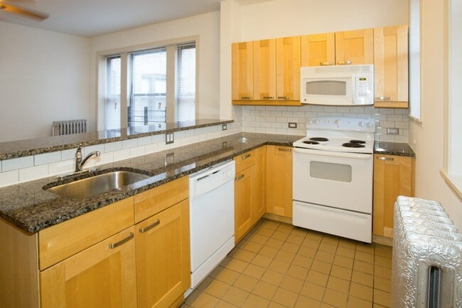 Interior Photo - 5350-5358 S. Maryland Avenue