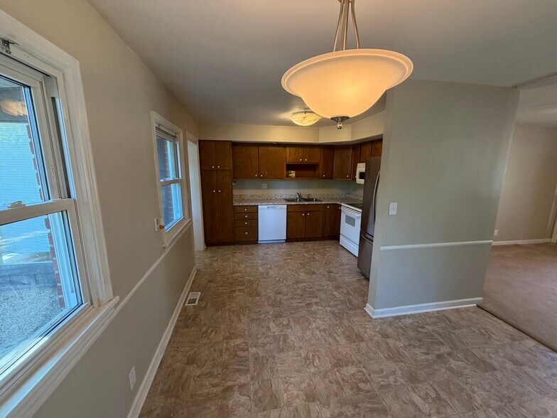 Building Photo - 2005 Keeneland Blvd