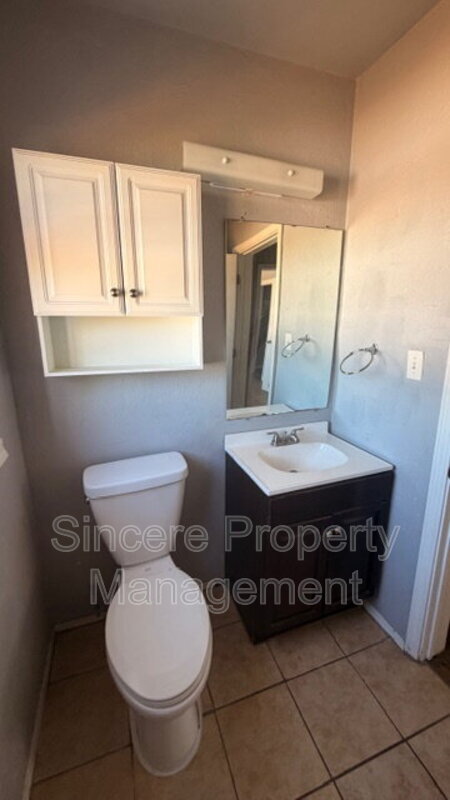 Building Photo - 1931 NE 25th St