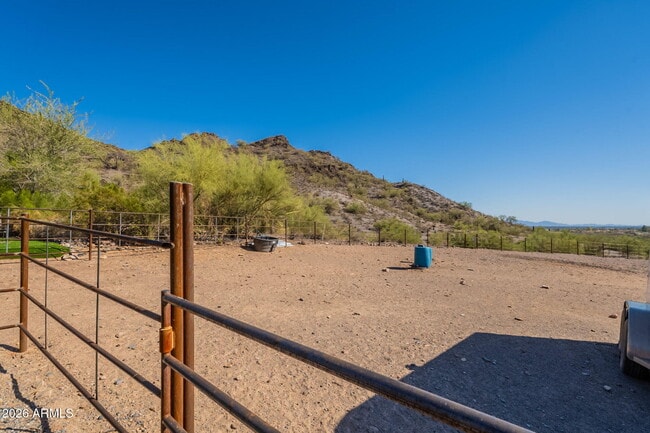 Building Photo - 1902 E Cortez St