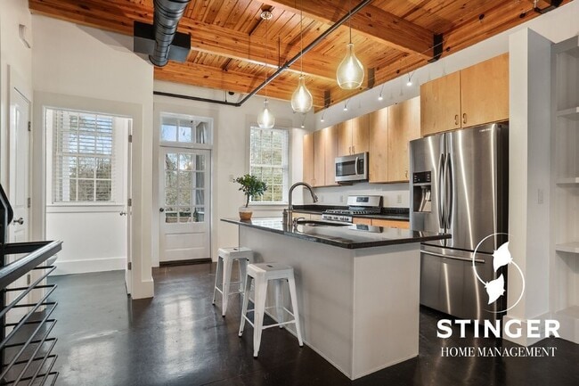 Building Photo - 3 Market-2