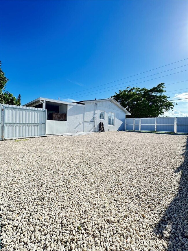 Building Photo - 18121 NW 32nd Ave