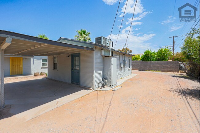 Building Photo - 1Bed/1Bath House at 32nd St/Thomas! Ready for Immediate Move-In! -- NO HOA!