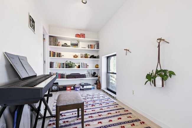 Building Photo - 464 Central Ave