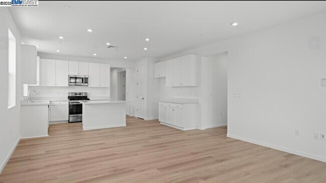 Building Photo - 3000 Red Canard Wy