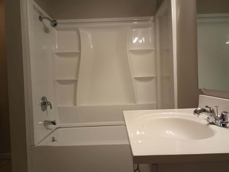 Building Photo - 711 Vulcan St