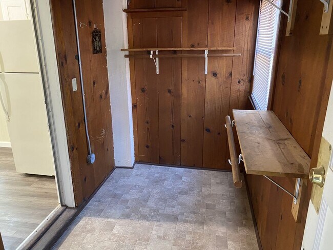 Building Photo - Charming 1-Bedroom, 1-Bathroom Ground Floor Apartment