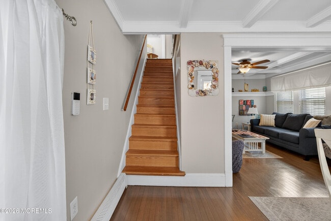 Building Photo - 211 Lareine Ave