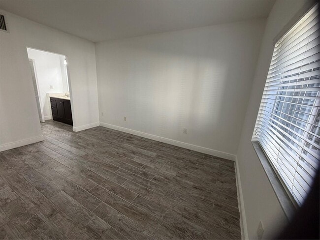 Building Photo - 10115 W Atlantic Blvd