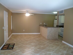 Building Photo - 18350 Hatteras St