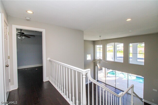 Building Photo - 135 Lady Palm Dr