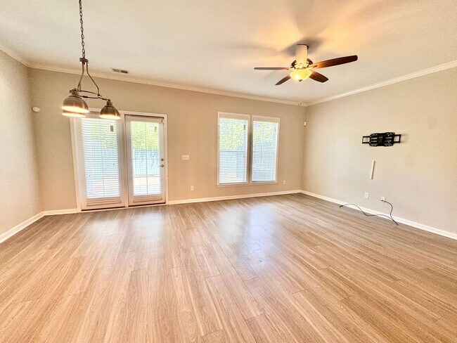 Building Photo - The Commons Community of Richmond Hill