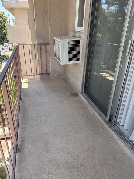 Building Photo - 309 S Sherbourne Dr