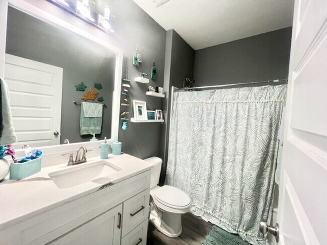 Building Photo - 120 Sasser St