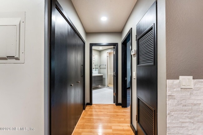 Building Photo - 1800 The Greens Way