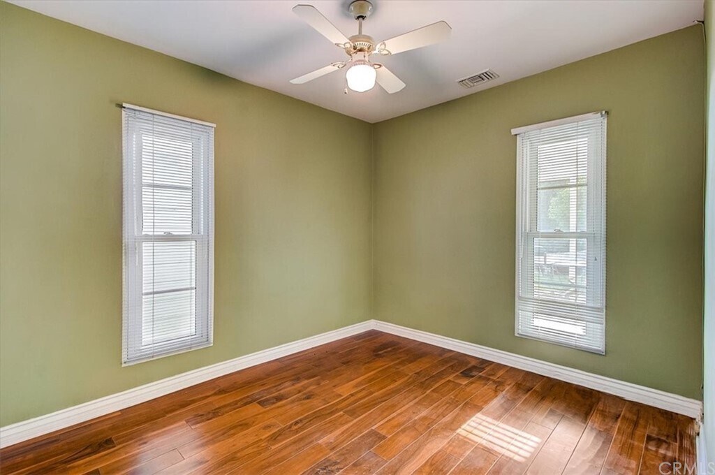 https://my.matterport.com/show/?m=jzeRU6tT8Ln - 1331 N Lincoln St