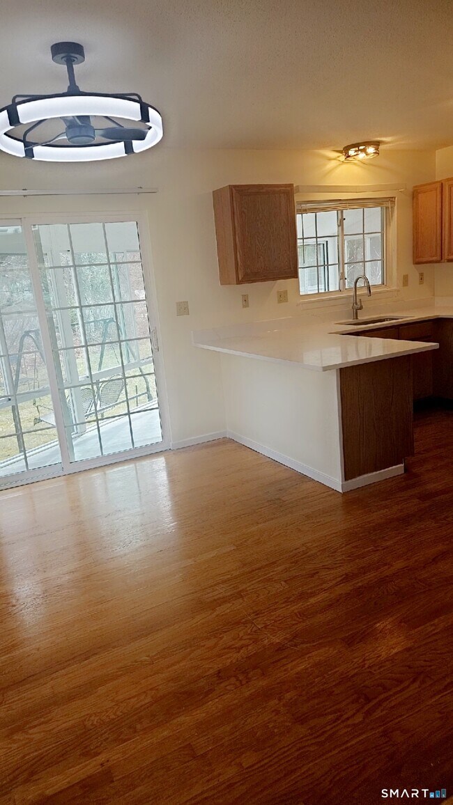 Building Photo - 20 Apple Way