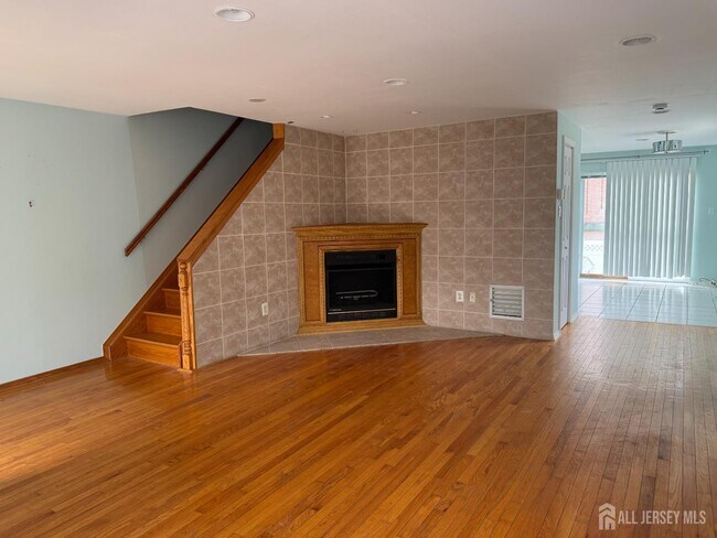 Building Photo - 295 Water St