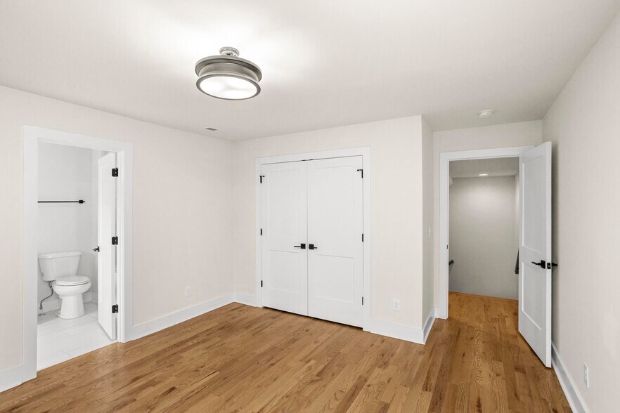 Building Photo - 337 Gatewood Ave