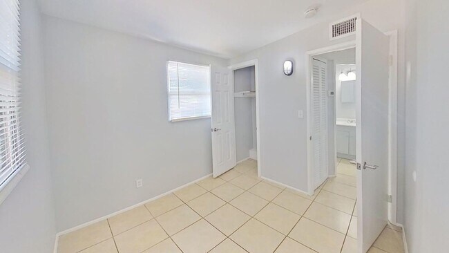 Building Photo - 3-bedroom 1-bath in Largo/Seminole area