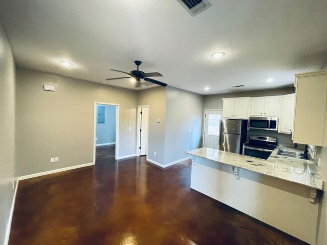 Building Photo - 1 Bed/1 Bath