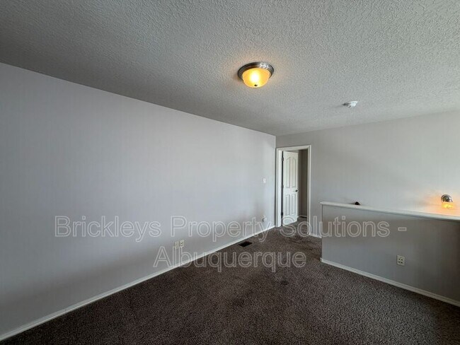 Building Photo - 7420 Tangerine Ct NE