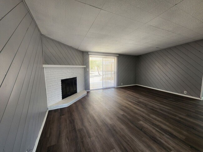 Building Photo - 3 bedroom 1.5 bath home!!!