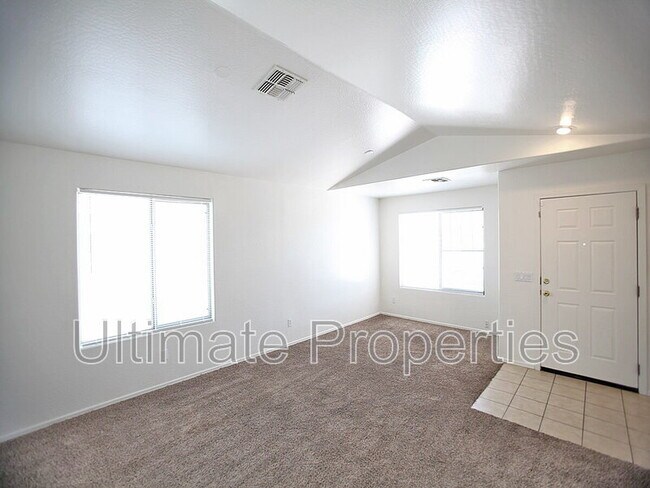 Building Photo - 5921 S 249th Dr
