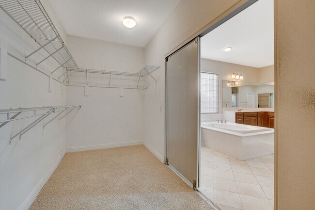 Building Photo - Spacious 5-Bedroom, 2 Story Pool Home in G...