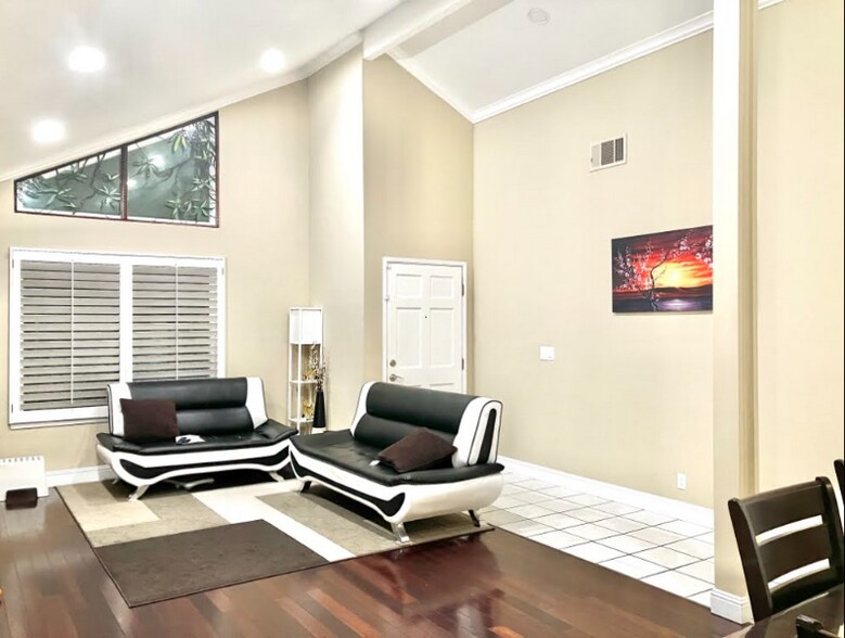 Building Photo - 3898 Campbell Pl