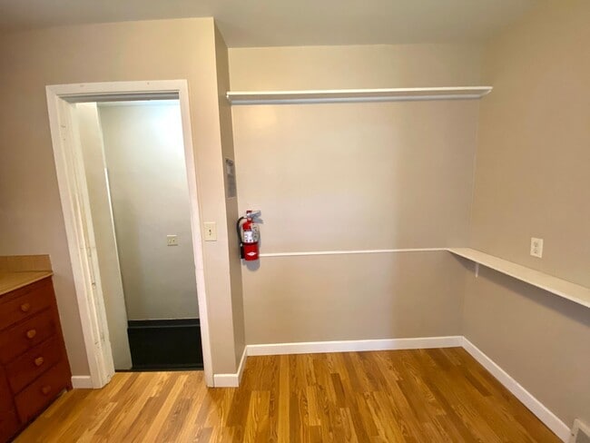 Building Photo - Gorgeous 5 Bed, 2 Bath House Near Concordia and MSUM!