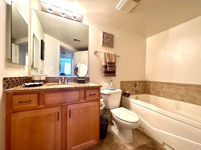 Building Photo - Fully Furnished Luxurious 2 Bedroom Condo ...