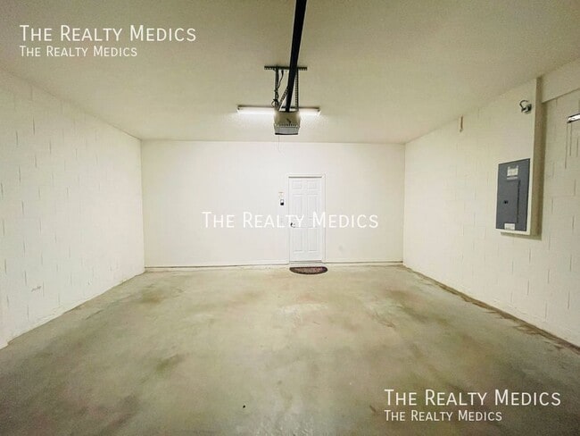 Building Photo - 5110 Fiorella Ln