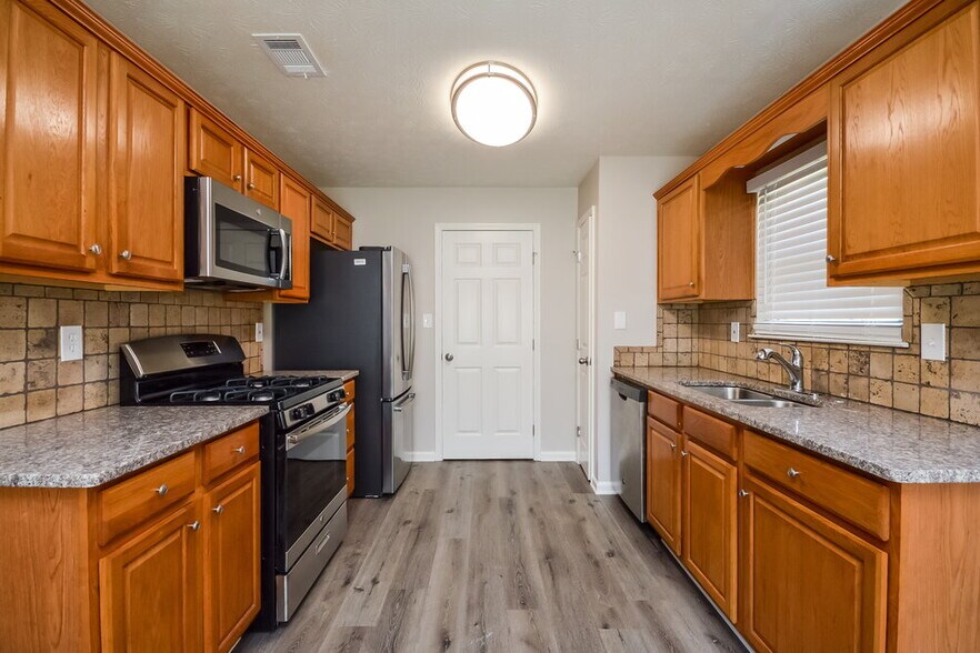 Building Photo - 306 Ashley Manor Way