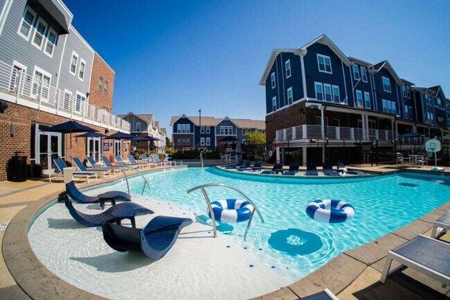 Building Photo - 525 S Patterson Dr