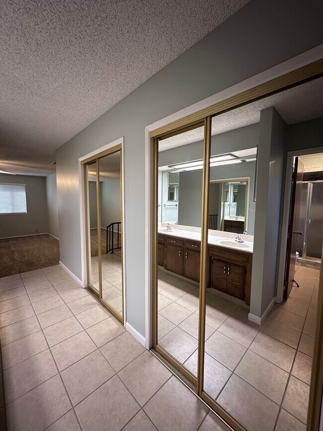 Building Photo - NW Visalia Home Coming Soon!