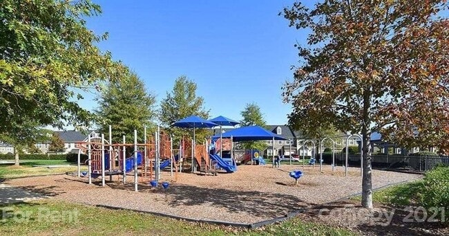 Building Photo - Beautiful spacious Home in Berewick community in Steel Creek