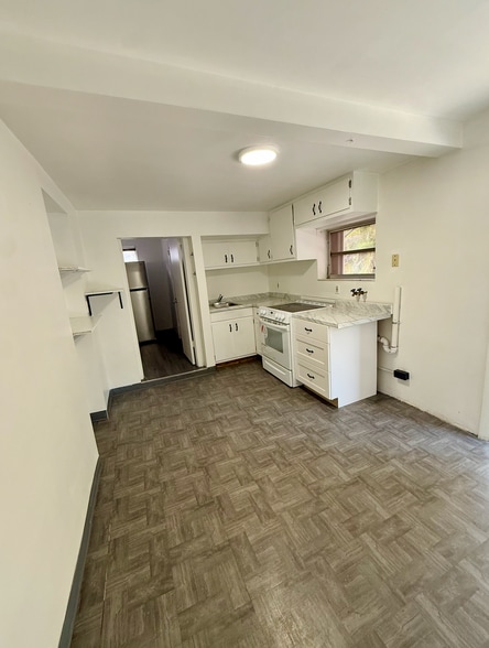 Building Photo - 6860 N Waterway Dr