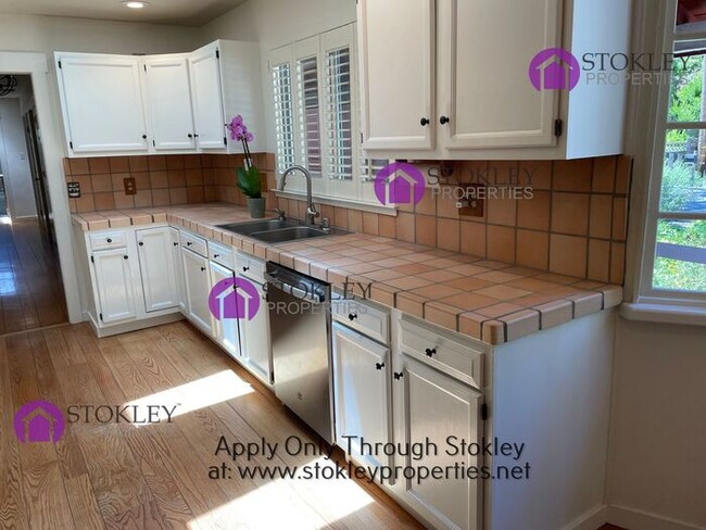 Building Photo - 149 Alegra Ln