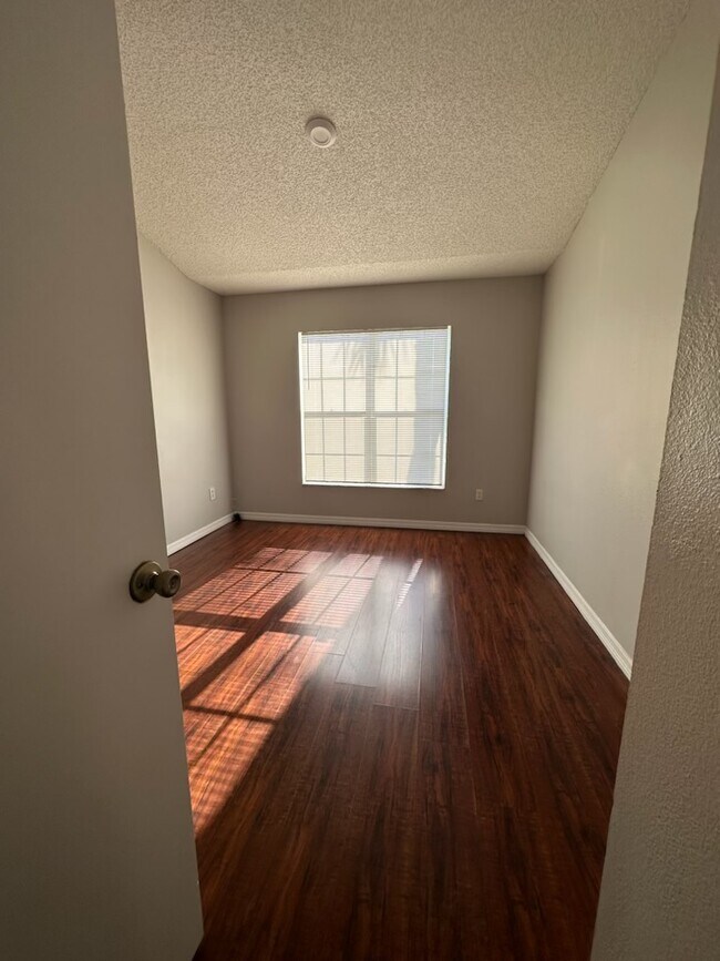 Building Photo - 2147 Cypress Bay Blvd