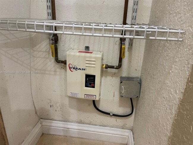 Building Photo - 3559 W 74th Pl