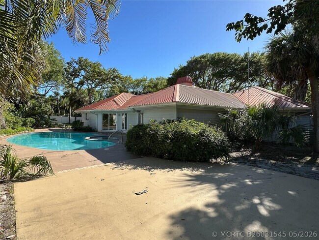 Building Photo - 1200 Poitras Dr