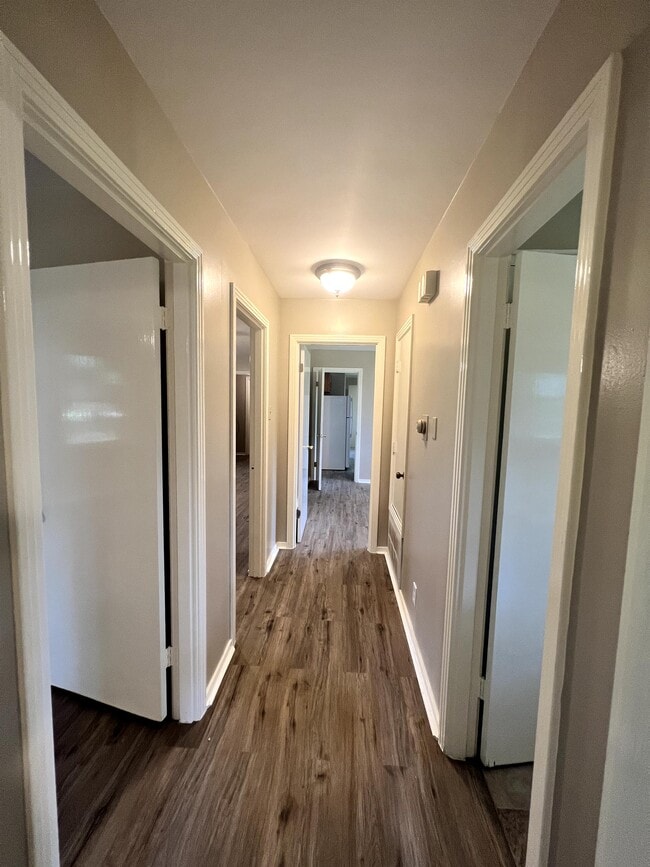 Building Photo - 703 Camellia Dr