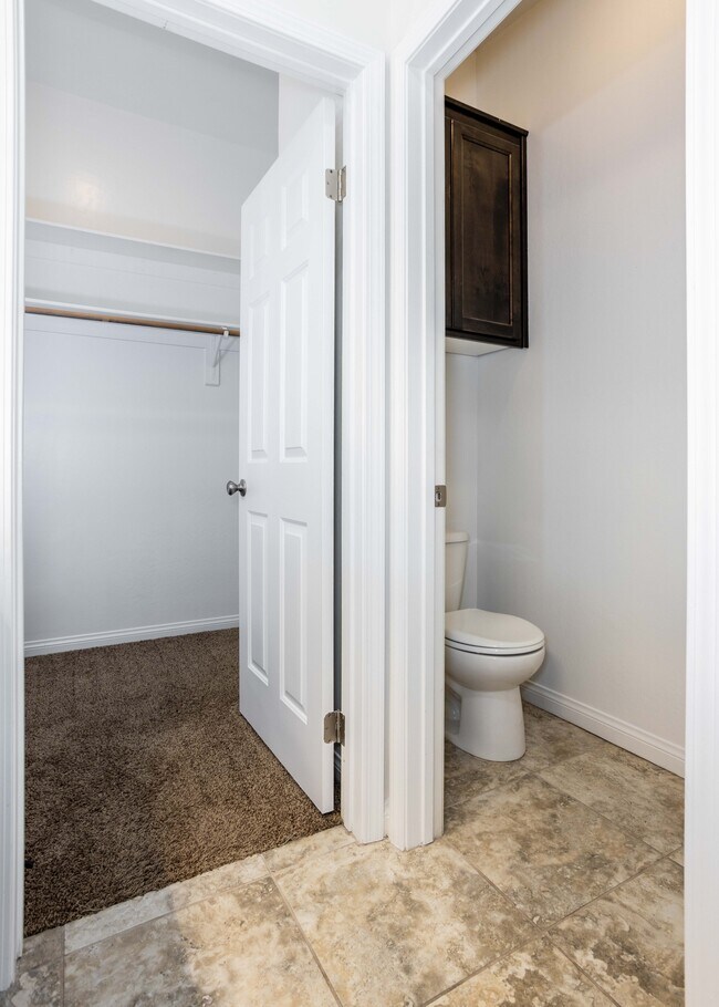 Building Photo - 6212 Ajooni Ct