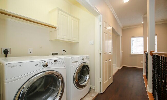 Building Photo - 1515 Olive Park