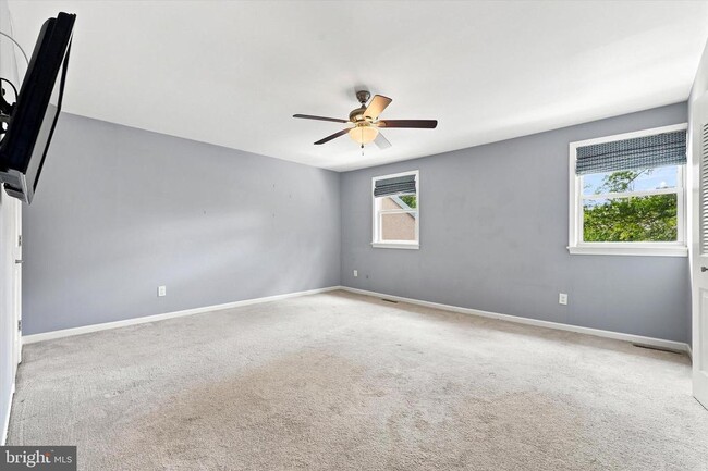 Building Photo - 106 Woodside Cir